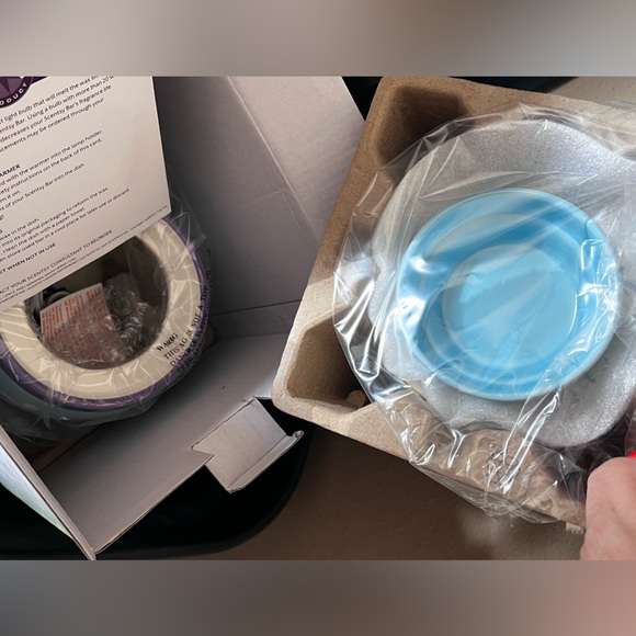 Brand New Full Size Scentsy Easter Egg Wax Scent Warmer Retired - Picture 3 of 4